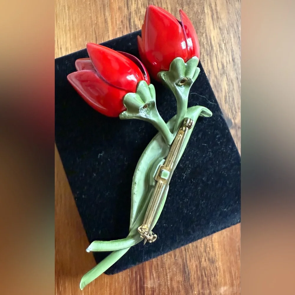 VTG MCM Metal Tulip Flower Pin Spring Red and Green Floral Brooch